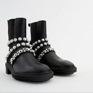 Zara Low heel leather boots with pearls